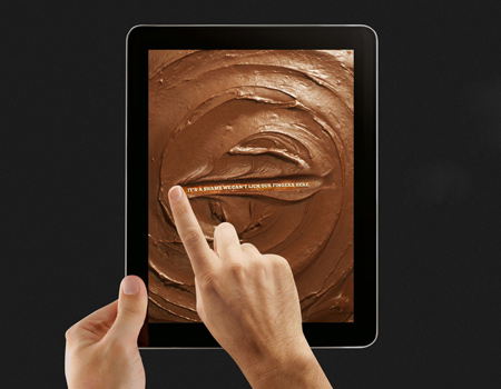 Parmak yalatan tablet reklamı