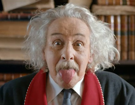 Einstein'ın ünlü pozunun hikayesi Eti Tutku'nun reklam filminde.