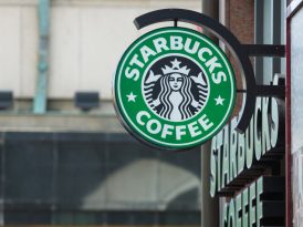 Starbucks'tan Trump özrü