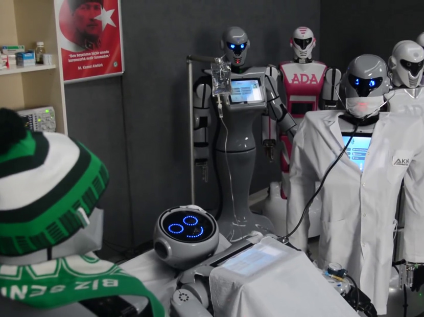 Mini Ada'ya robot arkadaşlarından hasta ziyareti