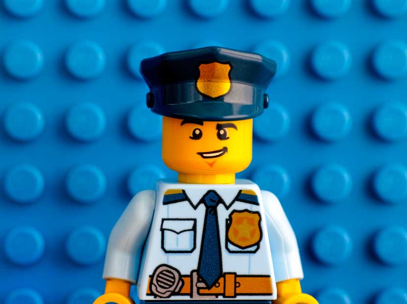 LEGO polis temalı setlerinin reklamlarını kaldırdı