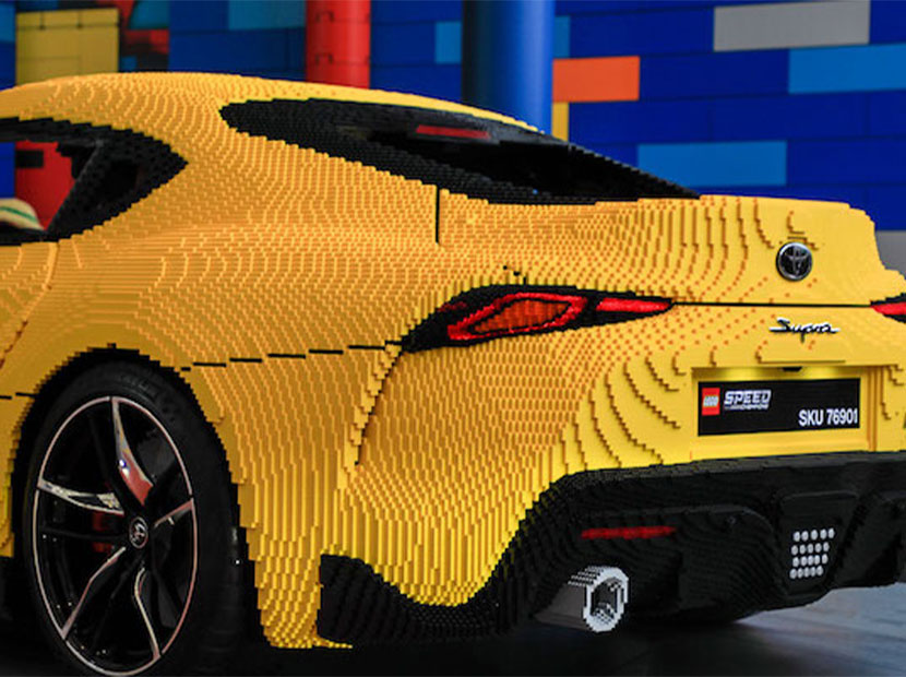 477 bin LEGO parçasıyla Toyota Supra GR
