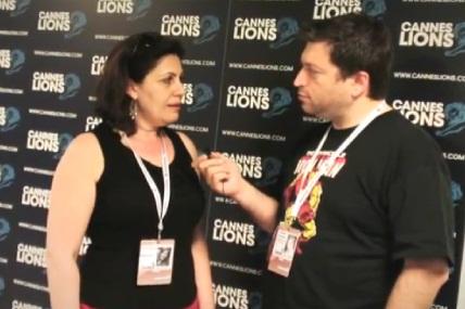 M. Serdar Kuzuloğlu, Cannes Lions’ta Pelin Özkan’la konuştu